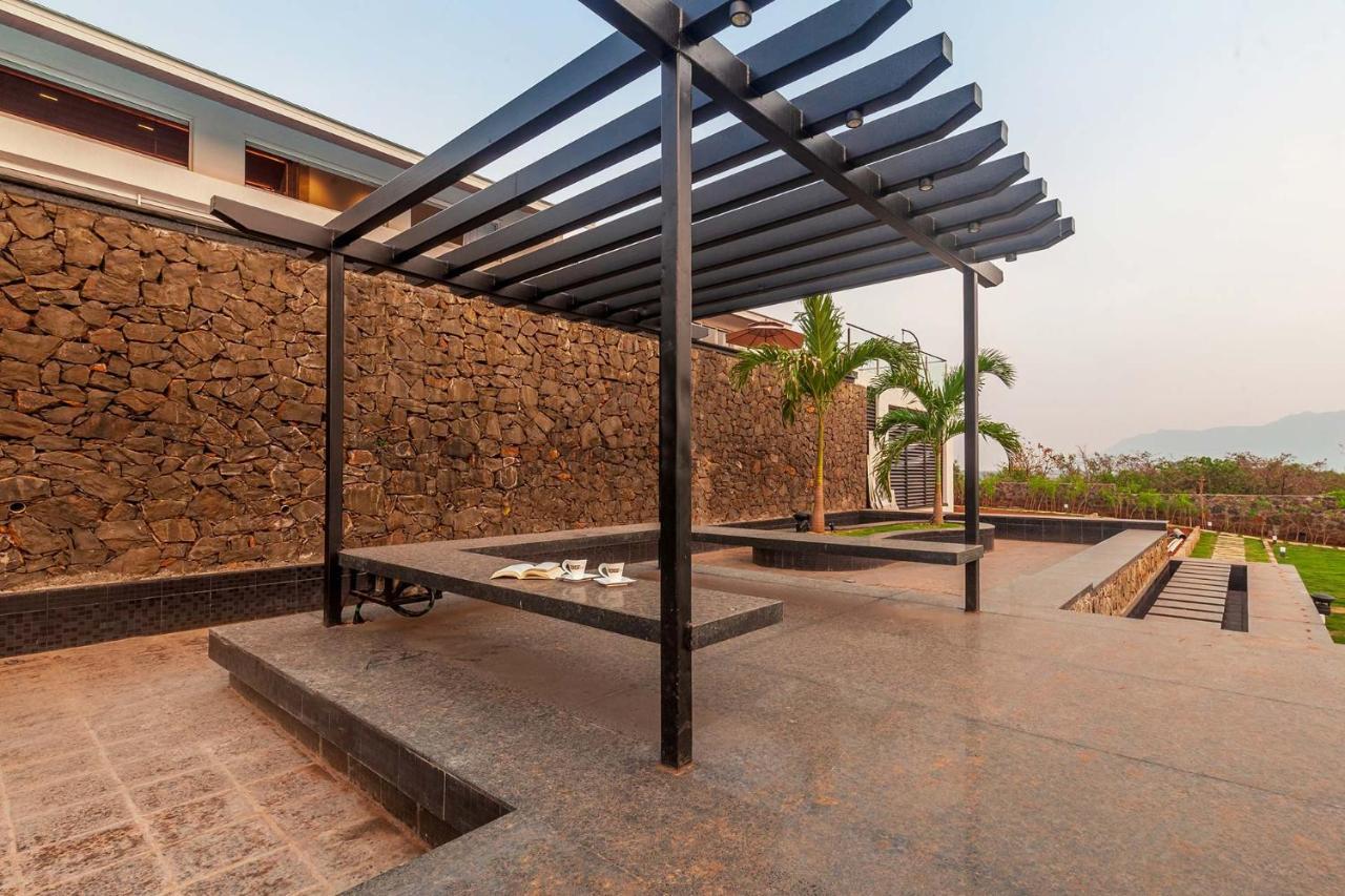 Stayvista'S Villa 107 At Canary Farms - Pure Veg With Huge Lawn, Pool And Home Theatre Lonavala Bagian luar foto