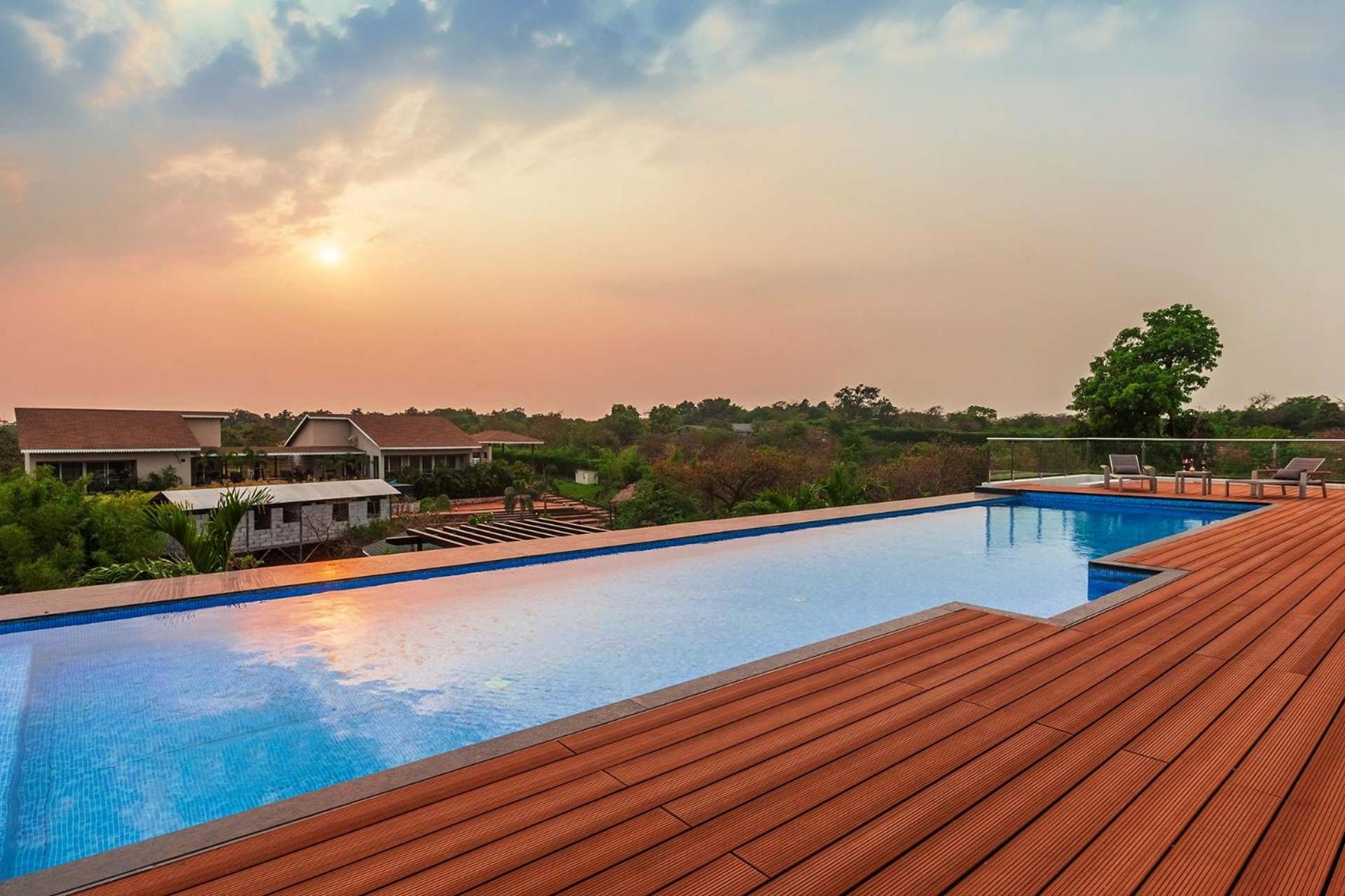 Stayvista'S Villa 107 At Canary Farms - Pure Veg With Huge Lawn, Pool And Home Theatre Lonavala Bagian luar foto