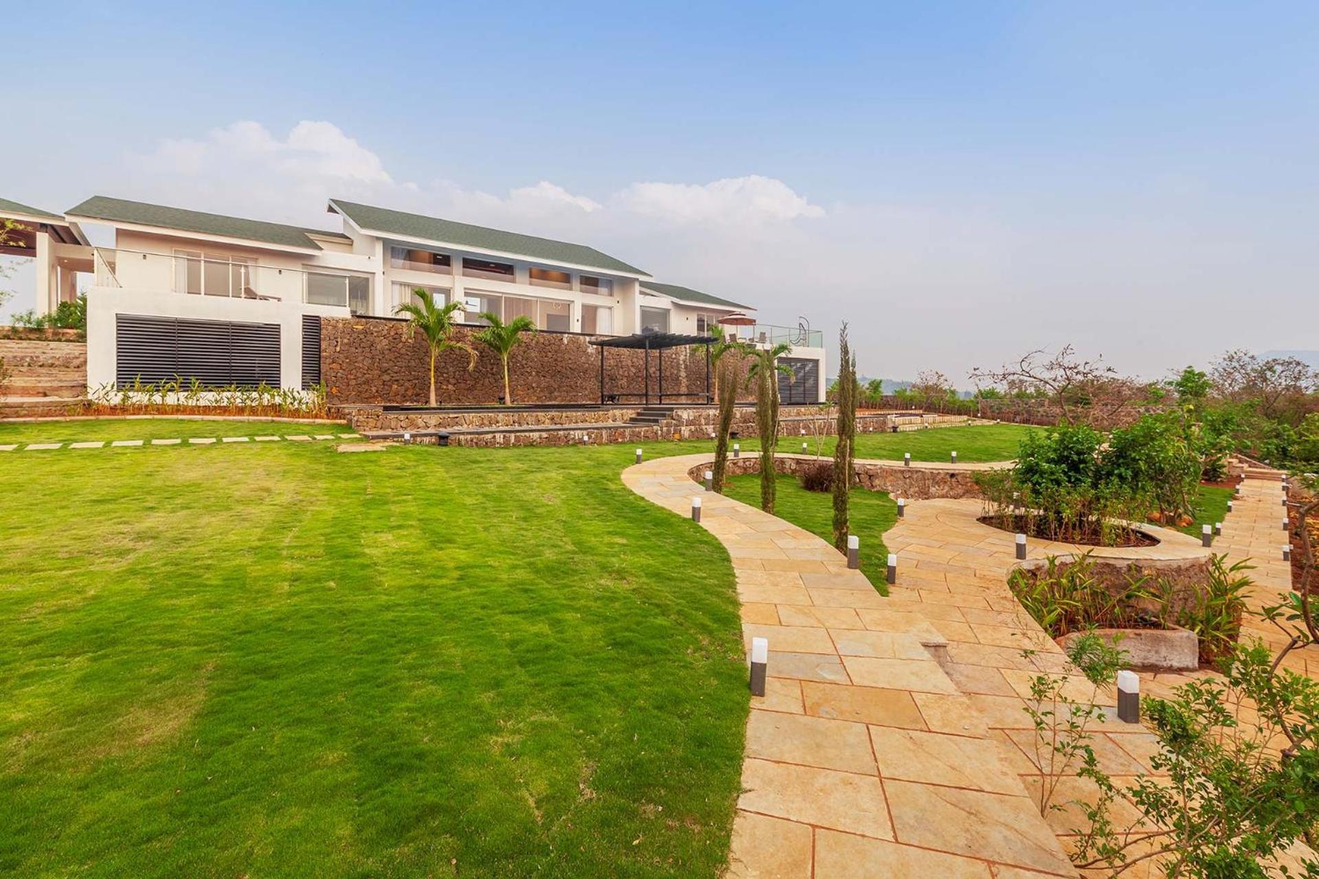 Stayvista'S Villa 107 At Canary Farms - Pure Veg With Huge Lawn, Pool And Home Theatre Lonavala Bagian luar foto