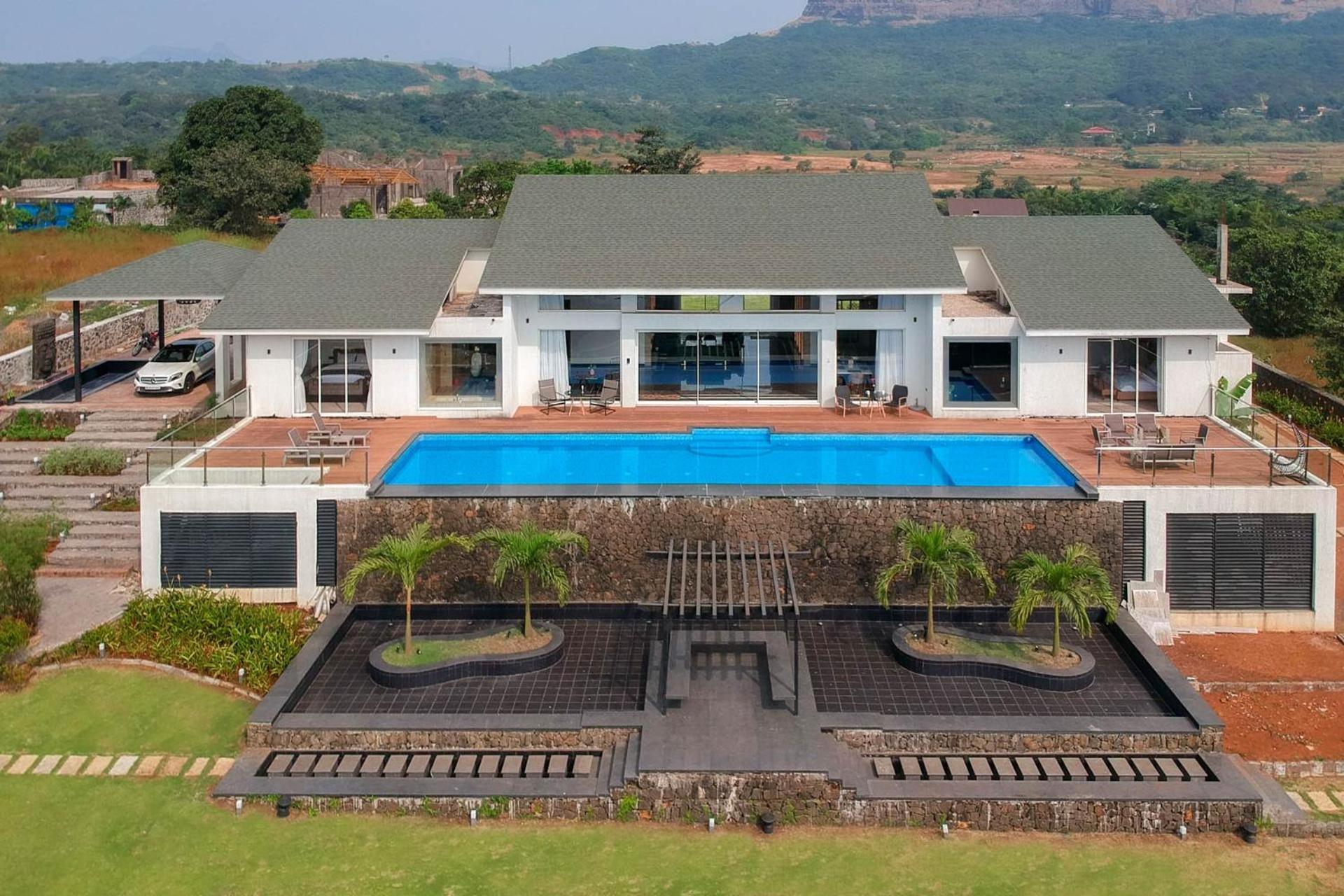 Stayvista'S Villa 107 At Canary Farms - Pure Veg With Huge Lawn, Pool And Home Theatre Lonavala Bagian luar foto